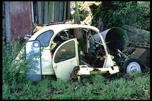  Wreck of a 2CV 